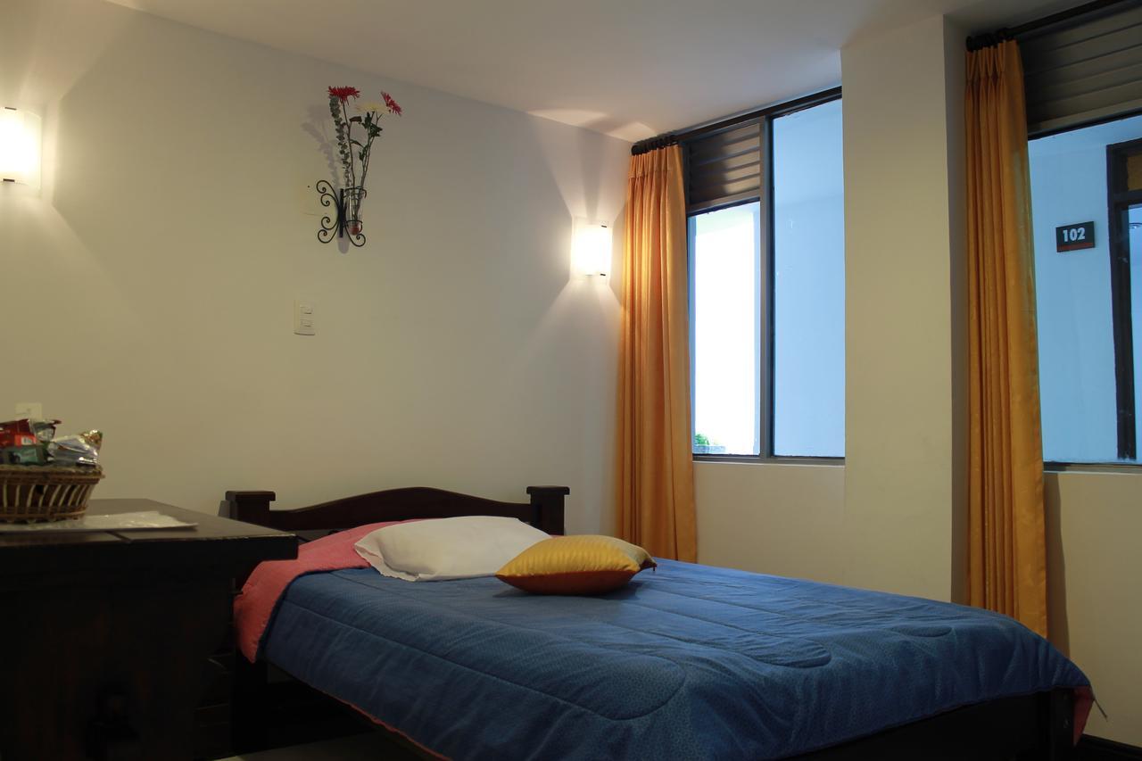 Hotel Royal Suite มานิซาเลส ภายนอก รูปภาพ